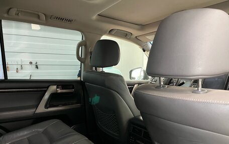 Toyota Land Cruiser 200, 2008 год, 3 600 000 рублей, 31 фотография