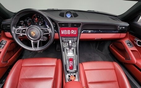 Porsche 911, 2018 год, 8 176 000 рублей, 7 фотография