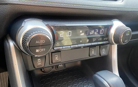 Toyota RAV4, 2021 год, 2 075 000 рублей, 16 фотография