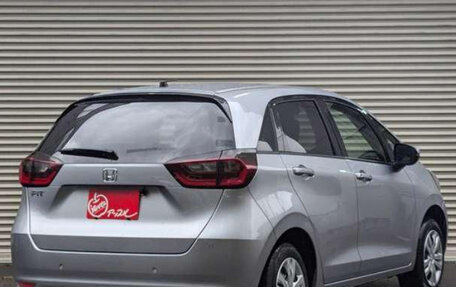 Honda Fit, 2022 год, 930 000 рублей, 3 фотография