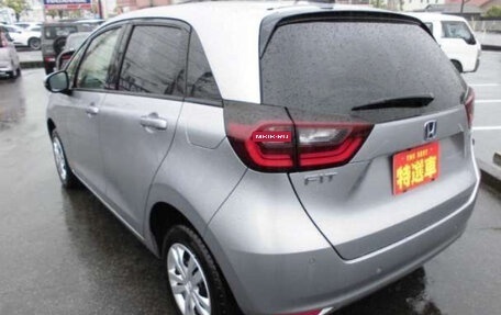 Honda Fit, 2022 год, 1 080 000 рублей, 4 фотография