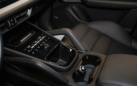 Porsche Cayenne III, 2023 год, 16 800 000 рублей, 23 фотография