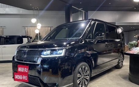 Honda Stepwgn, 2022 год, 2 000 000 рублей, 1 фотография