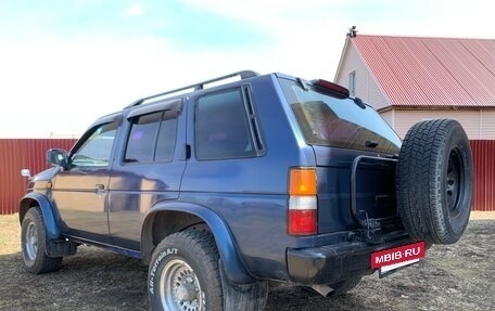 Nissan Terrano II рестайлинг, 1995 год, 499 000 рублей, 3 фотография