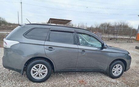 Mitsubishi Outlander III рестайлинг 3, 2013 год, 1 230 000 рублей, 2 фотография