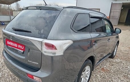 Mitsubishi Outlander III рестайлинг 3, 2013 год, 1 230 000 рублей, 4 фотография