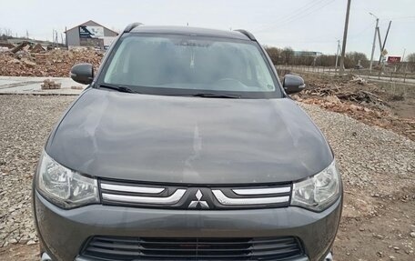 Mitsubishi Outlander III рестайлинг 3, 2013 год, 1 230 000 рублей, 6 фотография