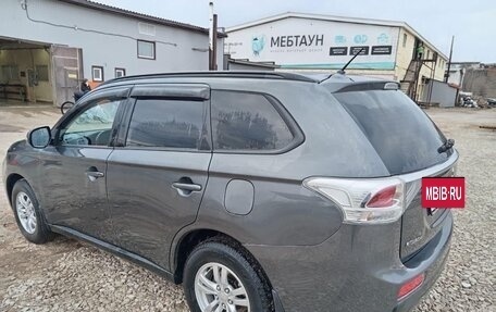 Mitsubishi Outlander III рестайлинг 3, 2013 год, 1 230 000 рублей, 8 фотография