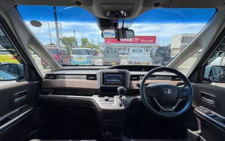 Honda Freed II, 2022 год, 1 060 000 рублей, 4 фотография