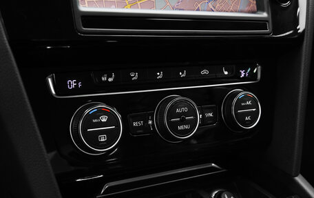 Volkswagen Passat B8 рестайлинг, 2016 год, 1 840 000 рублей, 14 фотография