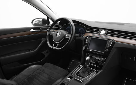 Volkswagen Passat B8 рестайлинг, 2016 год, 1 840 000 рублей, 16 фотография