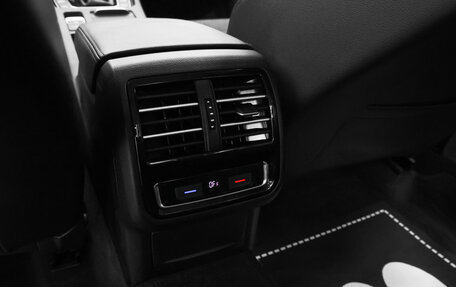 Volkswagen Passat B8 рестайлинг, 2016 год, 1 840 000 рублей, 19 фотография