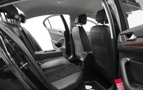 Volkswagen Passat B8 рестайлинг, 2016 год, 1 840 000 рублей, 23 фотография