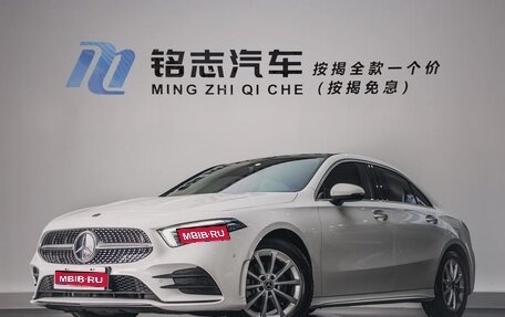 Mercedes-Benz A-Класс, 2022 год, 2 100 000 рублей, 1 фотография
