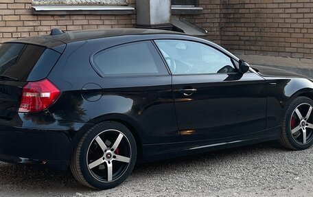 BMW 1 серия, 2010 год, 750 000 рублей, 4 фотография