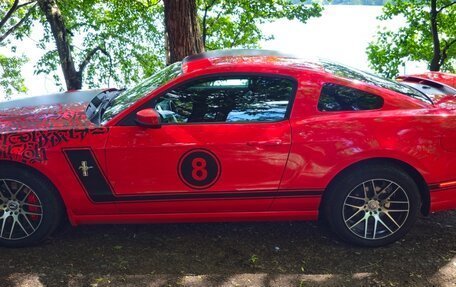Ford Mustang VI рестайлинг, 2012 год, 2 000 000 рублей, 6 фотография