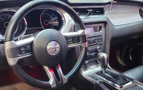 Ford Mustang VI рестайлинг, 2012 год, 2 000 000 рублей, 13 фотография