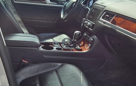 Volkswagen Touareg III, 2017 год, 3 320 000 рублей, 13 фотография