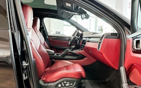 Porsche Cayenne III, 2020 год, 11 890 000 рублей, 15 фотография