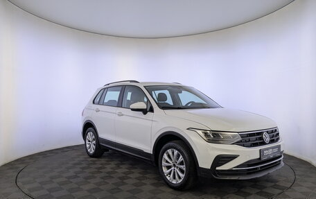 Volkswagen Tiguan II, 2021 год, 1 995 000 рублей, 3 фотография