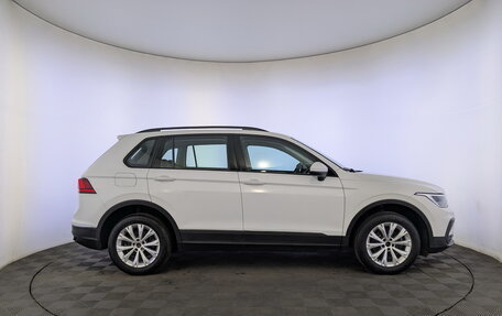 Volkswagen Tiguan II, 2021 год, 1 995 000 рублей, 4 фотография