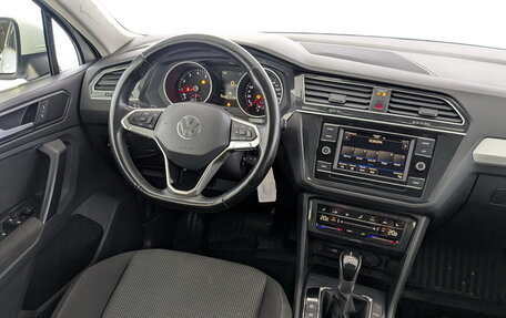 Volkswagen Tiguan II, 2021 год, 1 995 000 рублей, 29 фотография