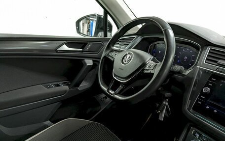 Volkswagen Tiguan II, 2019 год, 2 750 000 рублей, 22 фотография