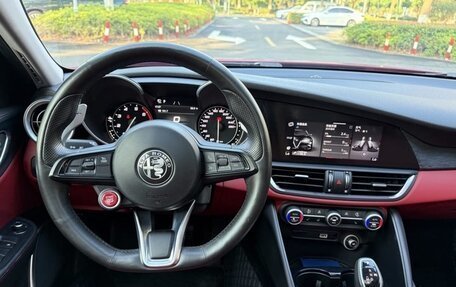 Alfa Romeo Giulia II, 2022 год, 2 520 000 рублей, 12 фотография