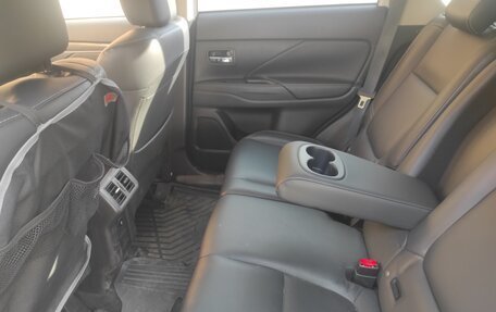 Mitsubishi Outlander III рестайлинг 3, 2019 год, 2 780 000 рублей, 9 фотография