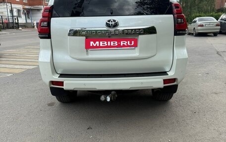 Toyota Land Cruiser Prado 150 рестайлинг 2, 2018 год, 7 200 000 рублей, 2 фотография