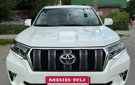 Toyota Land Cruiser Prado 150 рестайлинг 2, 2018 год, 7 200 000 рублей, 6 фотография