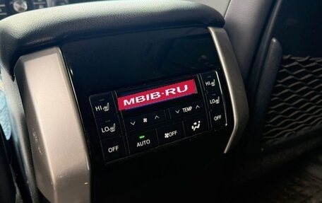 Toyota Land Cruiser Prado 150 рестайлинг 2, 2018 год, 7 200 000 рублей, 9 фотография
