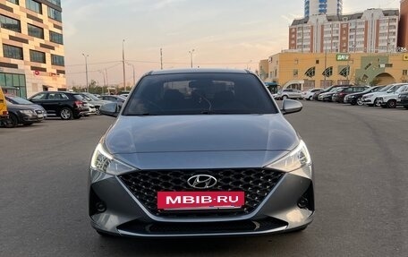 Hyundai Solaris II рестайлинг, 2020 год, 1 800 000 рублей, 2 фотография