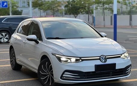 Volkswagen Golf VIII, 2021 год, 1 750 000 рублей, 6 фотография