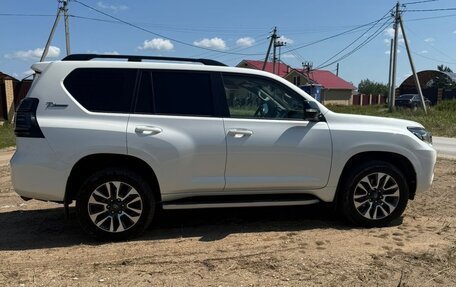 Toyota Land Cruiser Prado 150 рестайлинг 2, 2021 год, 7 500 000 рублей, 9 фотография