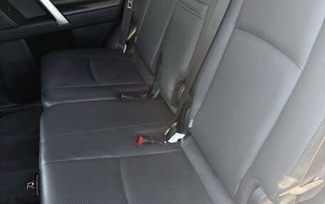 Toyota Land Cruiser Prado 150 рестайлинг 2, 2021 год, 7 500 000 рублей, 12 фотография