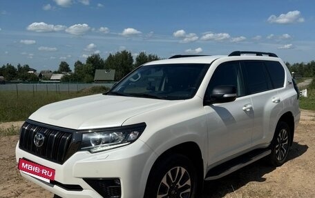 Toyota Land Cruiser Prado 150 рестайлинг 2, 2021 год, 7 500 000 рублей, 4 фотография