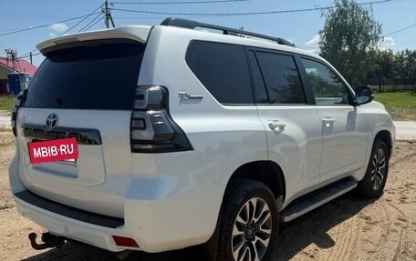 Toyota Land Cruiser Prado 150 рестайлинг 2, 2021 год, 7 500 000 рублей, 8 фотография