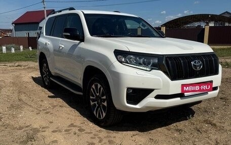 Toyota Land Cruiser Prado 150 рестайлинг 2, 2021 год, 7 500 000 рублей, 10 фотография