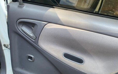 Toyota Platz, 1999 год, 307 000 рублей, 9 фотография
