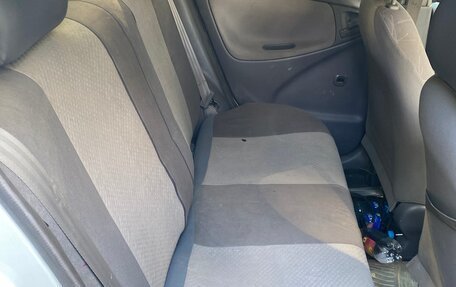 Toyota Platz, 1999 год, 307 000 рублей, 8 фотография