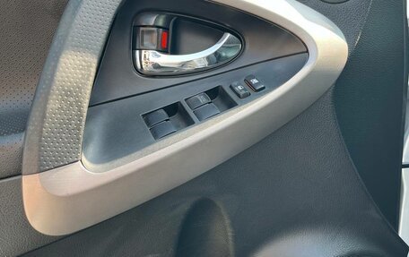 Toyota RAV4, 2006 год, 1 095 000 рублей, 17 фотография
