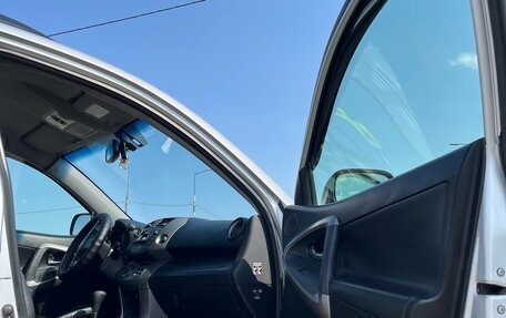 Toyota RAV4, 2006 год, 1 095 000 рублей, 24 фотография