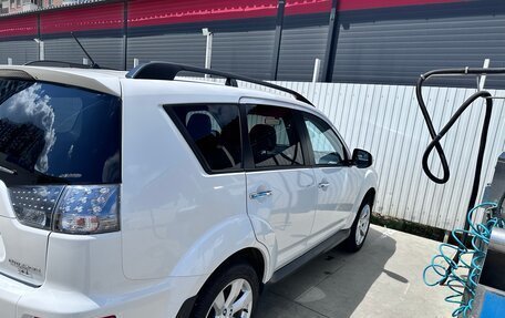 Mitsubishi Outlander III рестайлинг 3, 2011 год, 1 450 000 рублей, 4 фотография