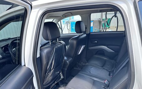Mitsubishi Outlander III рестайлинг 3, 2011 год, 1 450 000 рублей, 3 фотография