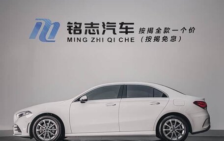 Mercedes-Benz A-Класс, 2022 год, 2 100 000 рублей, 2 фотография