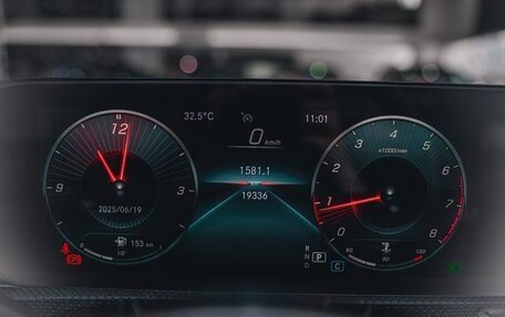 Mercedes-Benz A-Класс, 2022 год, 2 100 000 рублей, 14 фотография
