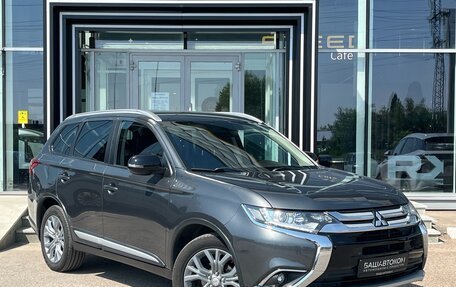 Mitsubishi Outlander III рестайлинг 3, 2015 год, 1 849 000 рублей, 3 фотография