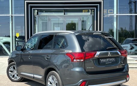 Mitsubishi Outlander III рестайлинг 3, 2015 год, 1 849 000 рублей, 6 фотография