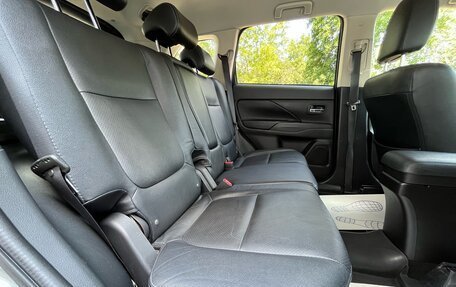 Mitsubishi Outlander III рестайлинг 3, 2015 год, 1 849 000 рублей, 18 фотография
